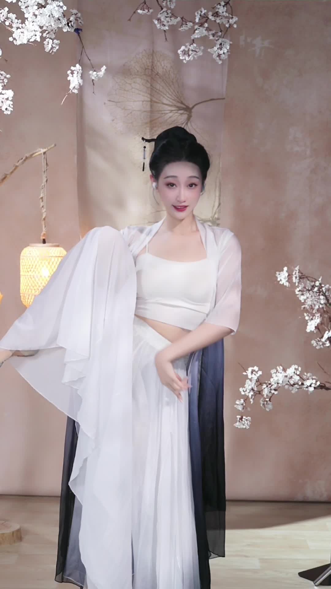 #柳云灿 #抖音 #舞蹈 #中国舞 @ikan_live 2024-08-08