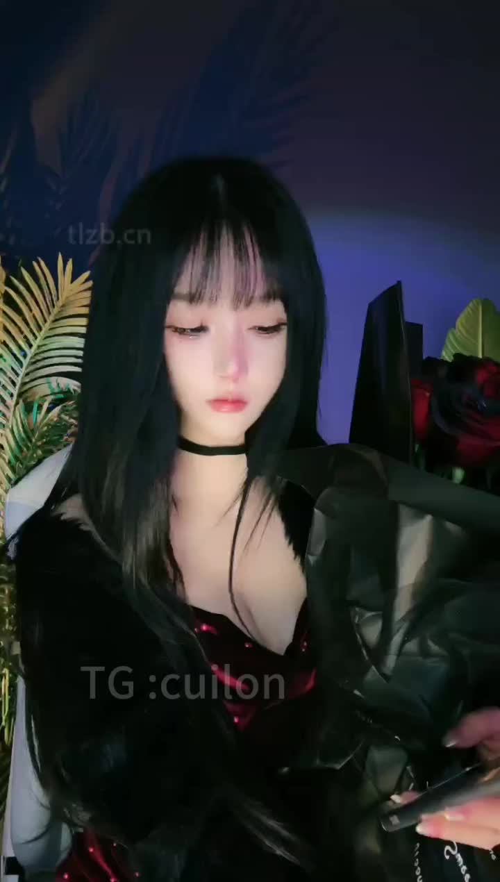 #维妮 #套路直播 #单人 情人节特辑 高跟 裸足 羞辱 撸管指挥 模拟撸管 节拍器 模拟足交 倒计时