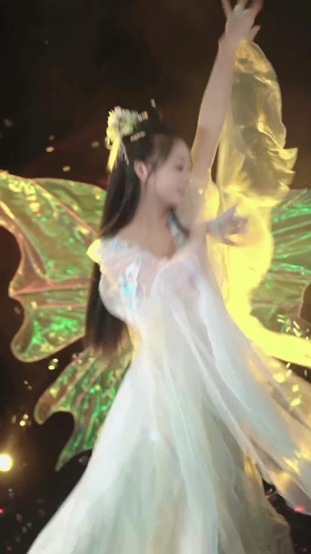#苒苒 #抖音 #舞蹈 #中国舞 @ikan_live 2024-08-13