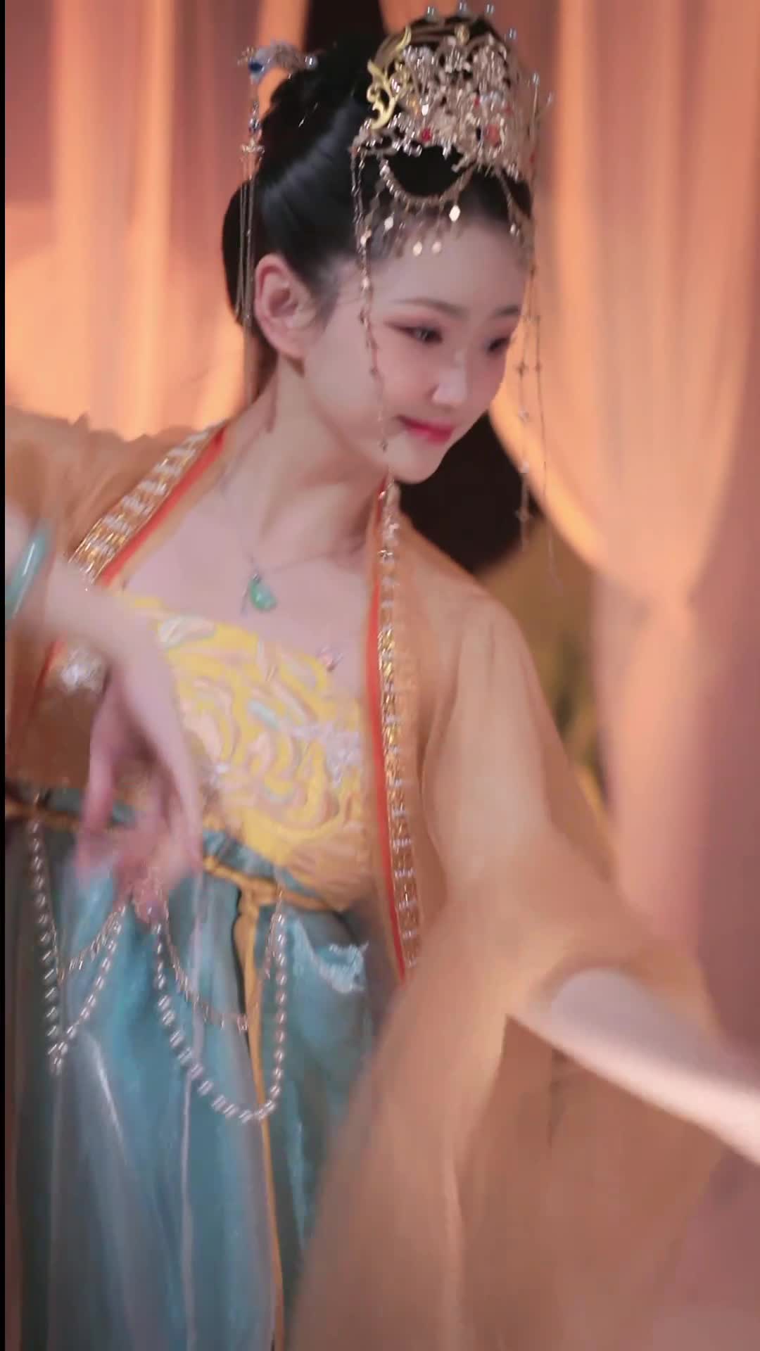 #汤圆 #抖音 #舞蹈 #中国舞 @ikan_live 2024-08-12