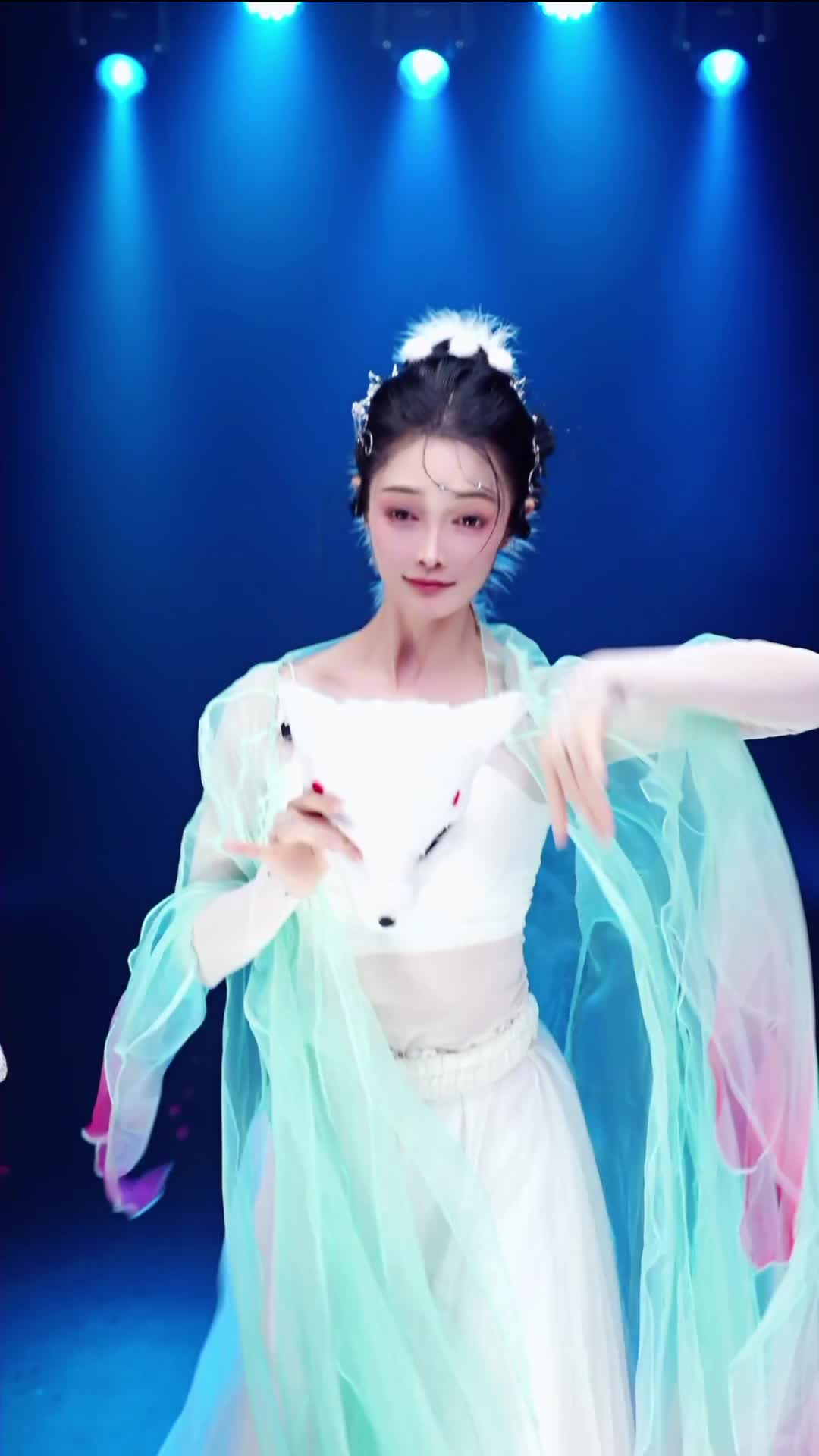 #舞蹈生诗诗 #抖音 #舞蹈 #中国舞 @ikan_live 2024-08-13