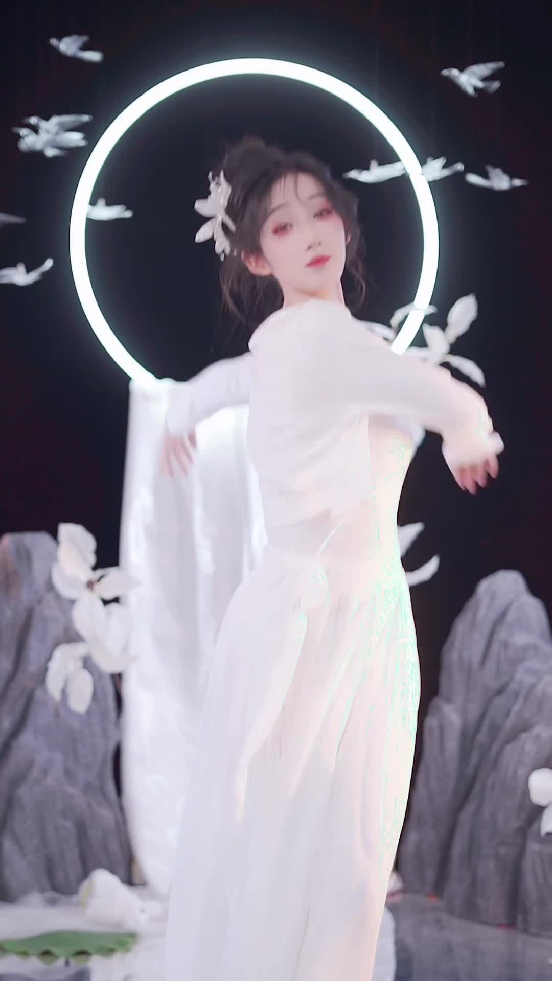 #就是这个羊 #抖音 #舞蹈 #中国舞 @ikan_live 2024-08-11