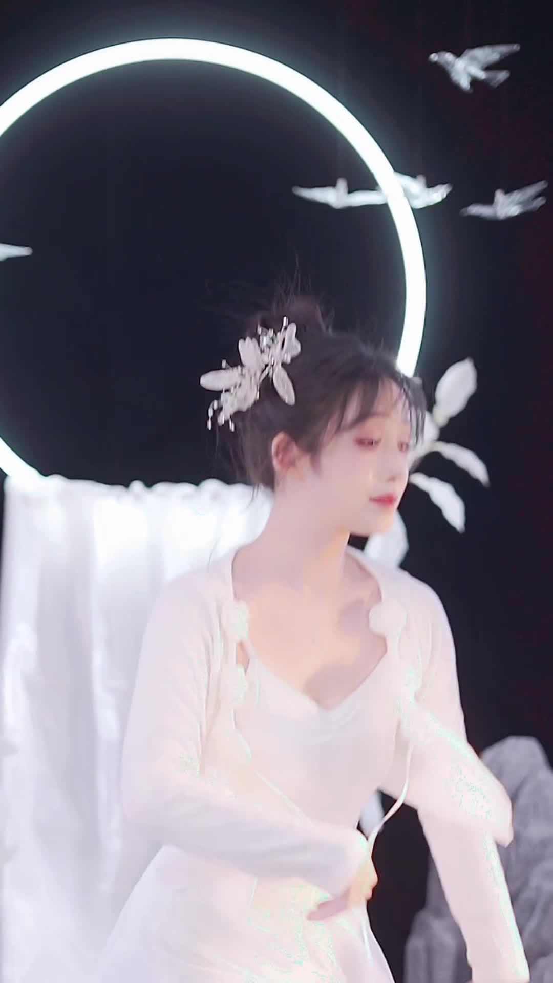 #就是这个羊 #抖音 #舞蹈 #中国舞 @ikan_live 2024-08-11