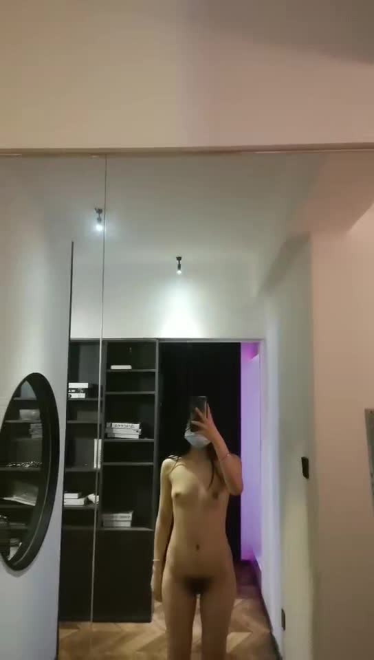 #巨乳骚货 #风骚 #情趣房【巨乳骚货精选】 风骚大耳环小姐姐情趣房3P激情 先一对一来一炮 灌肠后双通还是操菊花爽 上位骑乘一起操 操的我想拉屎1