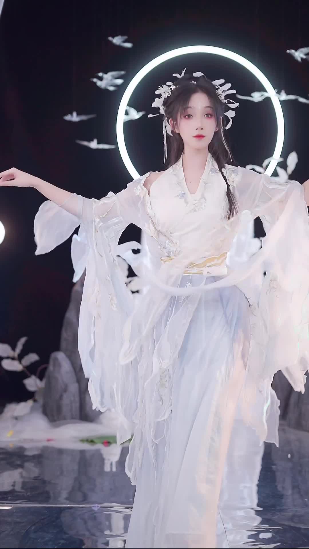 #就是这个羊 #抖音 #舞蹈 #中国舞 @ikan_live 2024-08-10