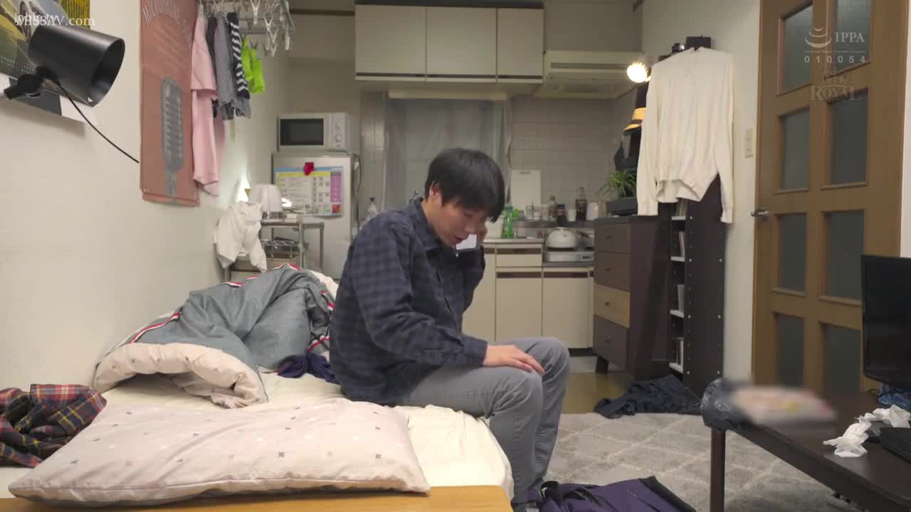 标题：ROYD-132 我不知不觉地被一位每天来过夜的女性朋友所诱惑，而我却没有勇气这样做。标签：#斋藤亚美里 #口交 #中出 #反差 #母狗 @lyggw简评：在一个星期两个直接的指导思想下坚定不移走恨赛蛋忍抱干线路