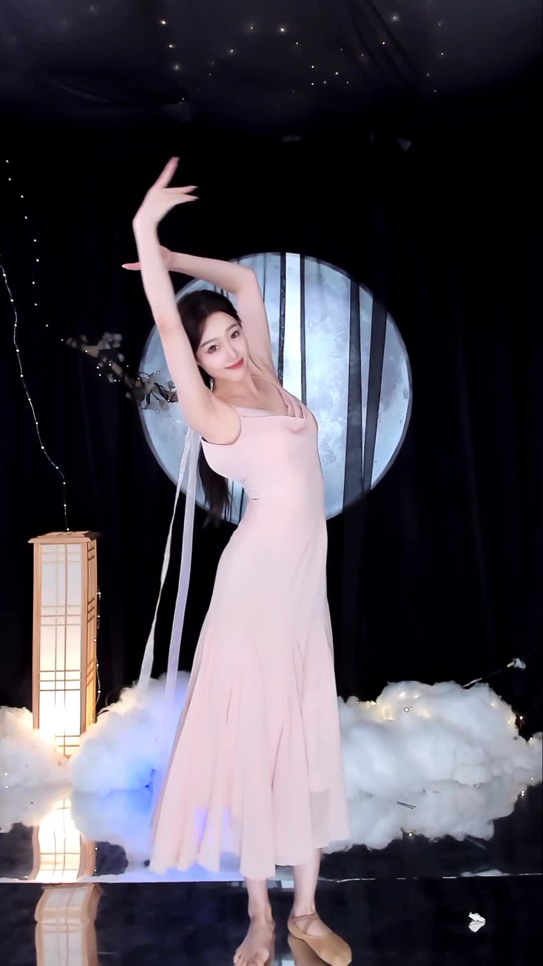 #雪衣容 #抖音 #舞蹈 #中国舞 @ikan_live 2024-08-12
