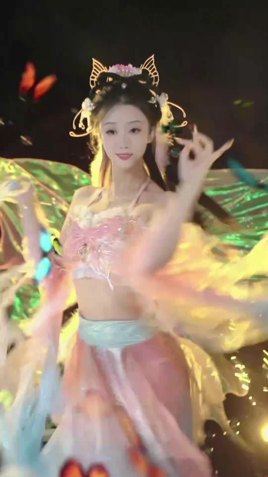 #苒苒 #抖音 #舞蹈 #中国舞 @ikan_live 2024-08-14