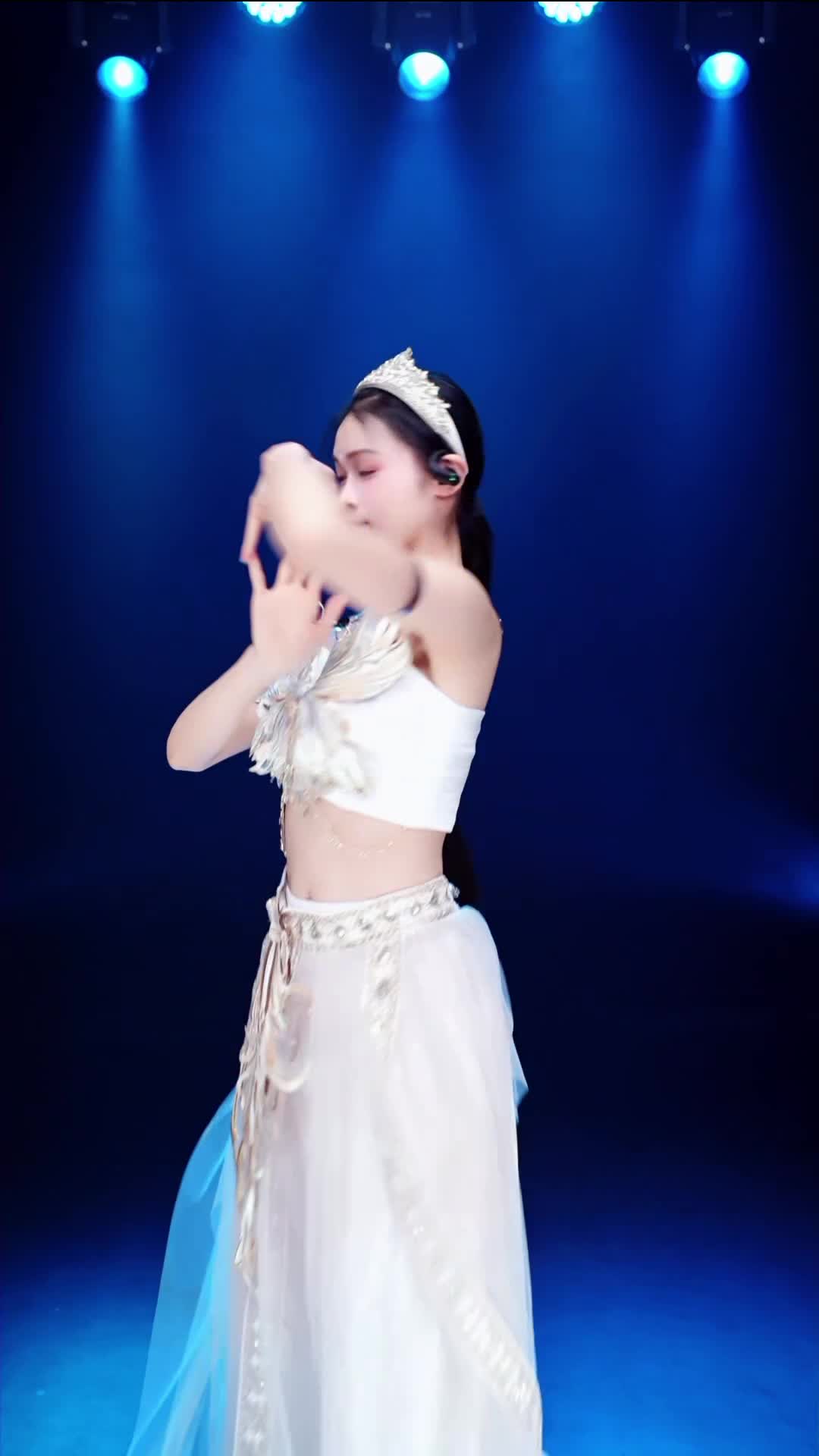 #舞蹈生诗诗 #抖音 #舞蹈 #中国舞 @ikan_live 2024-08-09