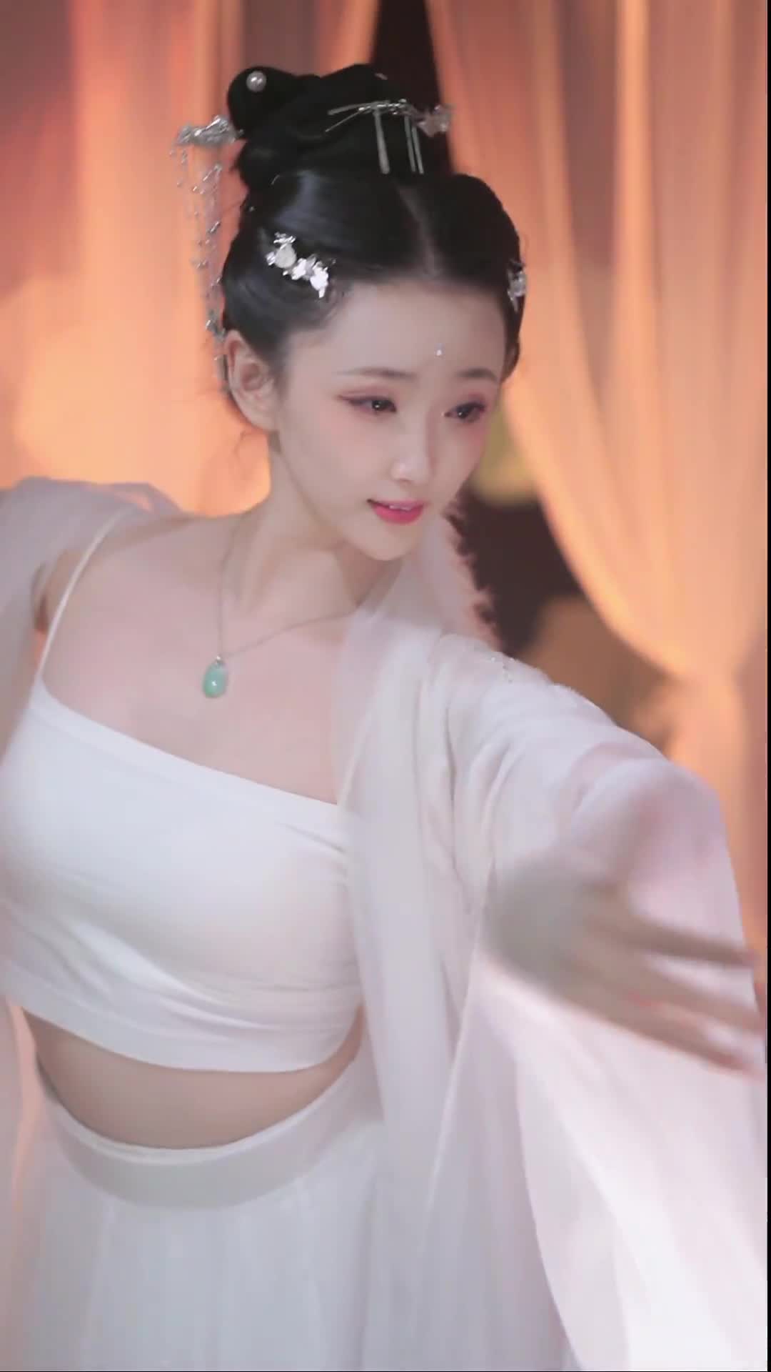 #汤圆 #抖音 #舞蹈 #中国舞 @ikan_live 2024-08-06