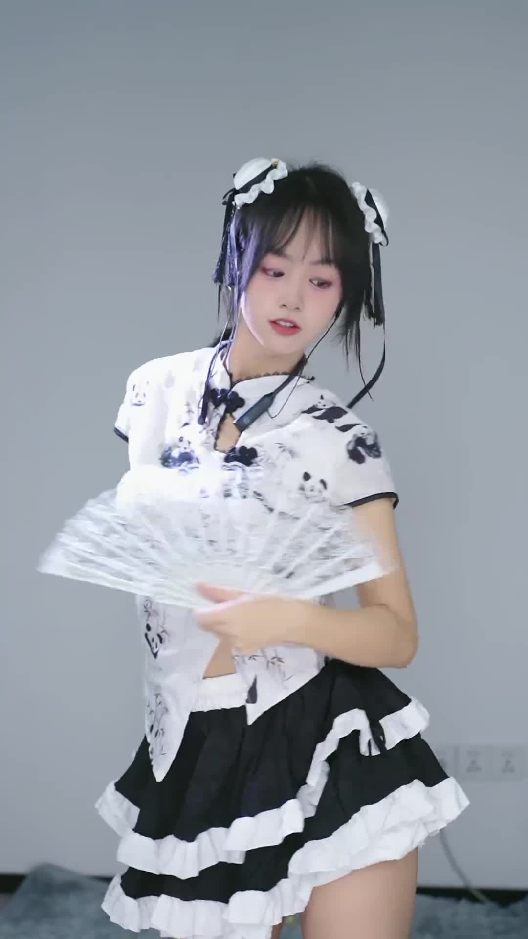#章鱼丸子 #抖音 #舞蹈 @ikan_live 2024-08-17