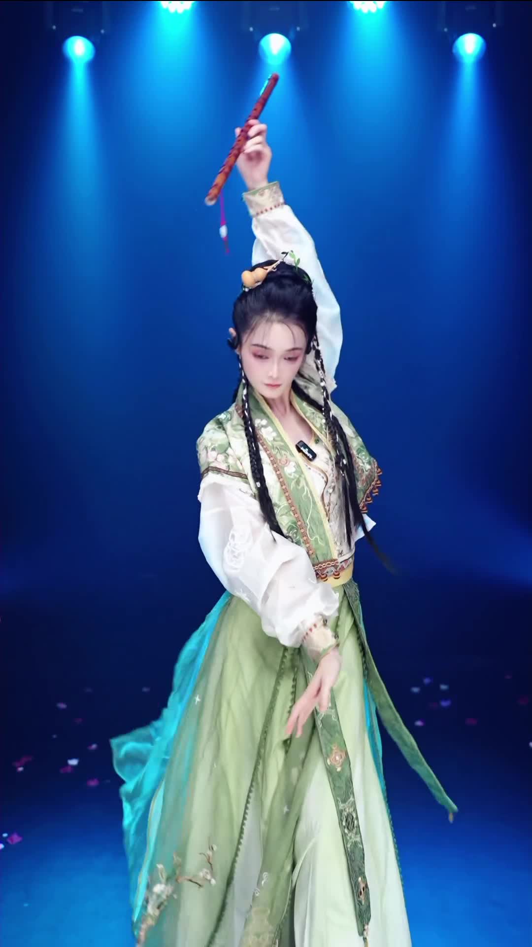 #舞蹈生诗诗 #抖音 #舞蹈 #中国舞 @ikan_live 2024-08-17