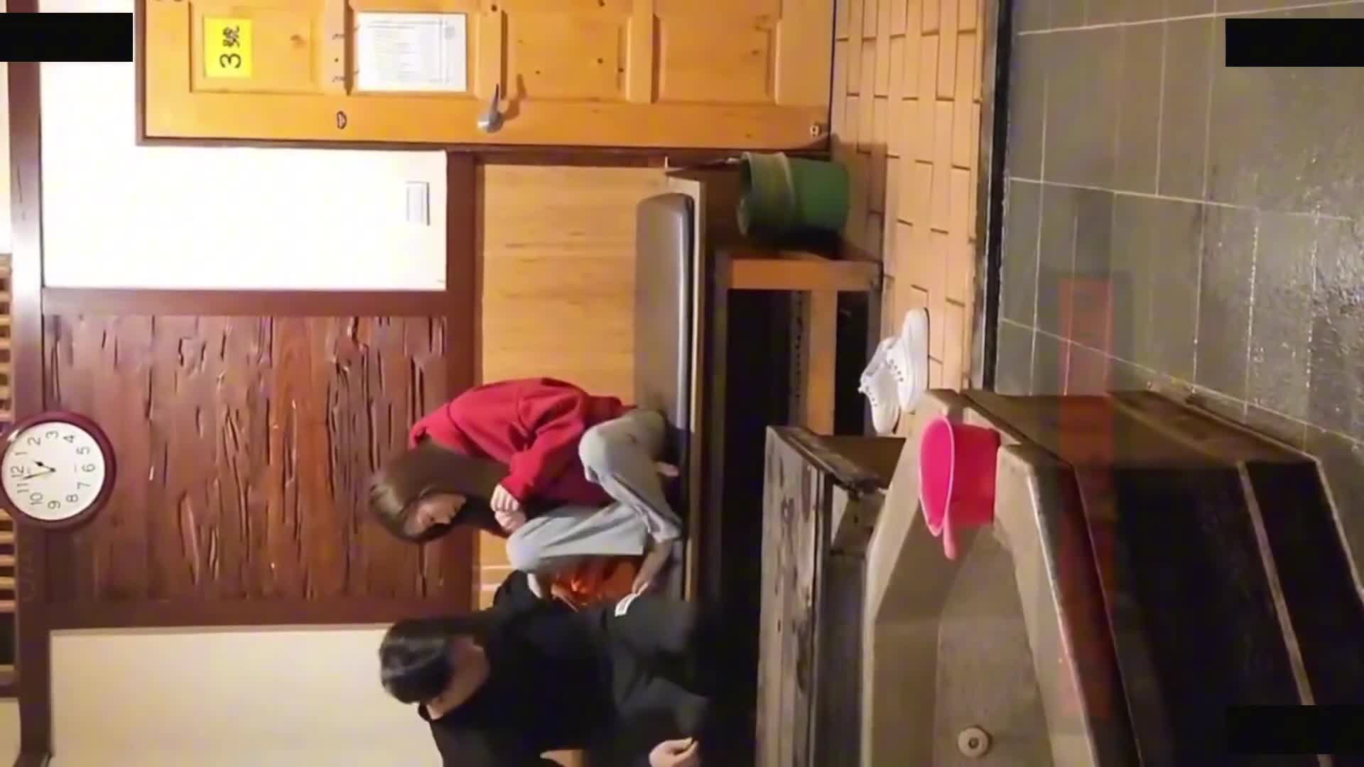 【吃瓜】国内私人温泉旅馆事件，被工作人员暗藏摄像头偸拍传网络，受害女得知后崩溃大哭-情侣泡澡啪啪