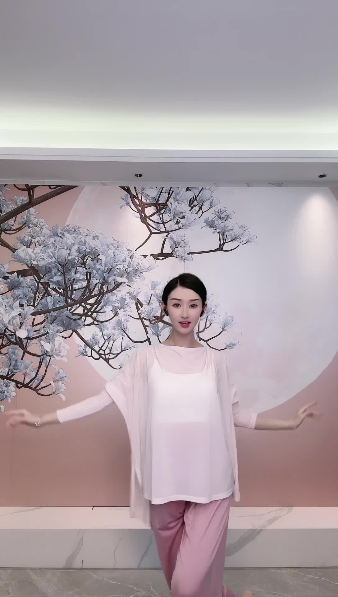 #中国舞_莹莹 #抖音 #舞蹈 #中国舞 @ikan_live 2024-08-15