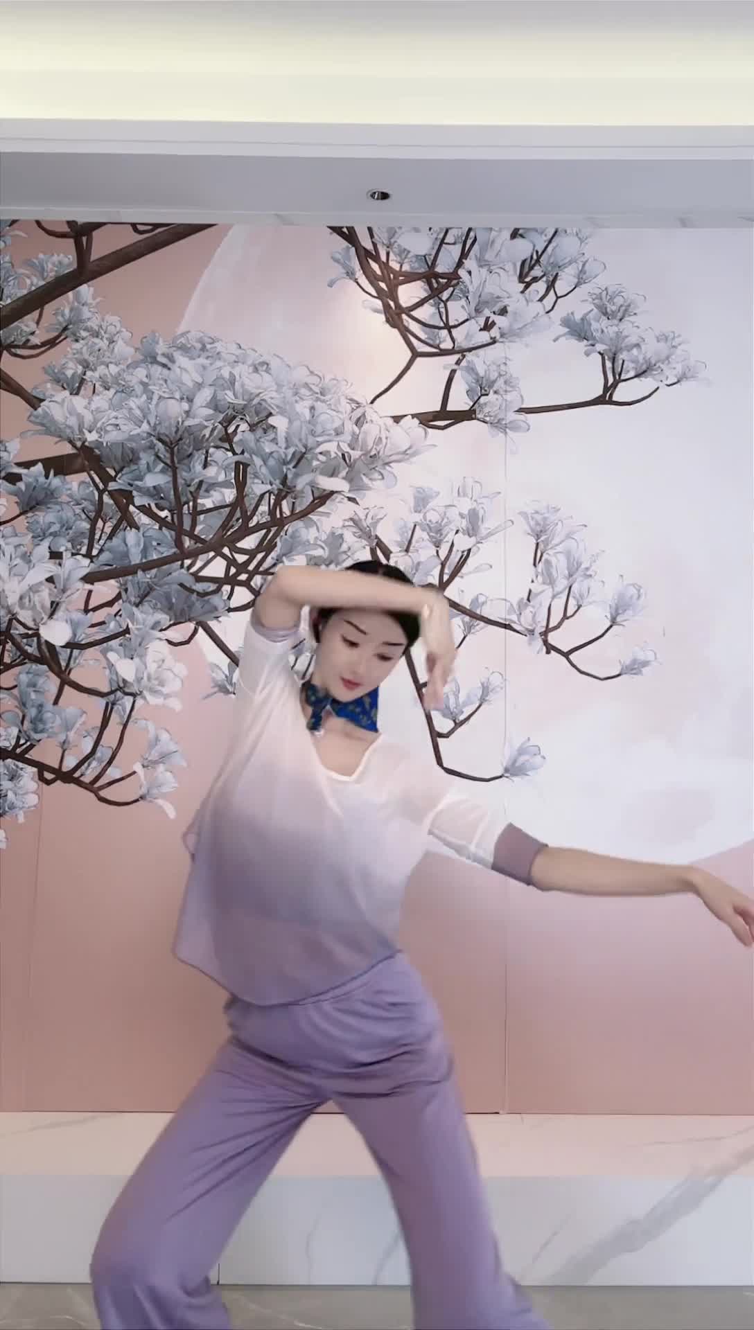 #中国舞_莹莹 #抖音 #舞蹈 #中国舞 @ikan_live 2024-08-25