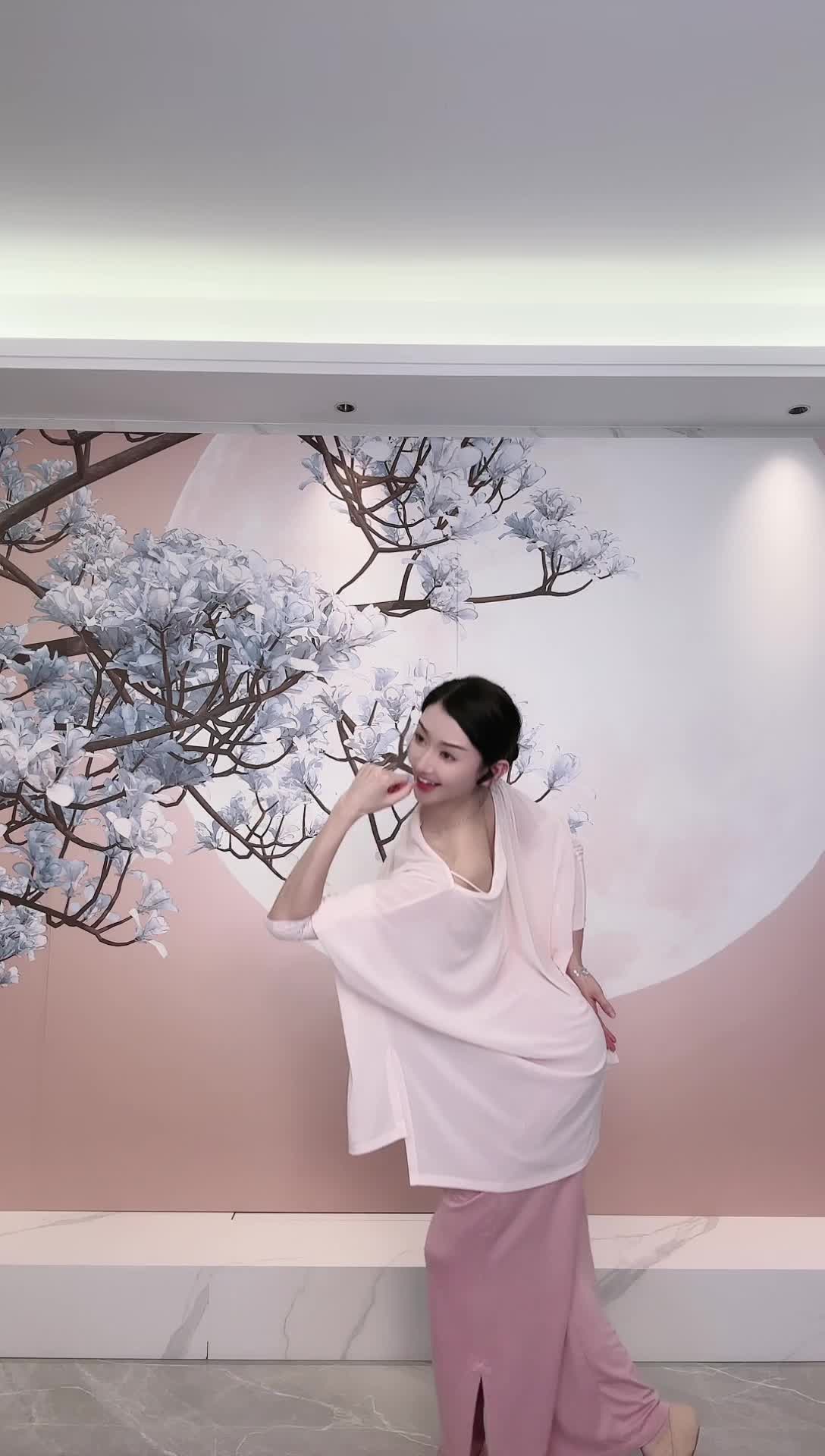 #中国舞_莹莹 #抖音 #舞蹈 #中国舞 @ikan_live 2024-08-15