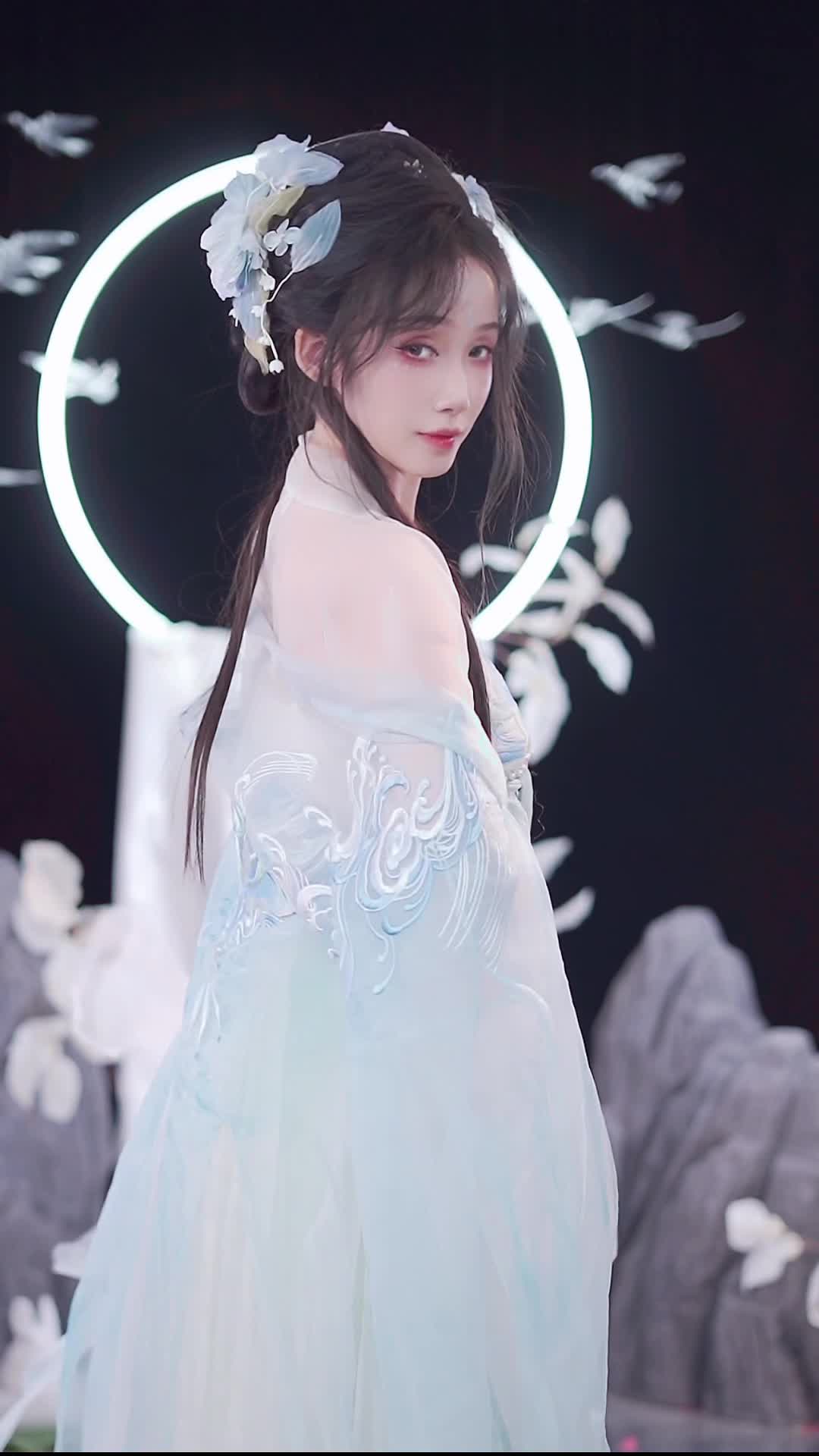 #就是这个羊 #抖音 #舞蹈 #中国舞 @ikan_live 2024-08-19