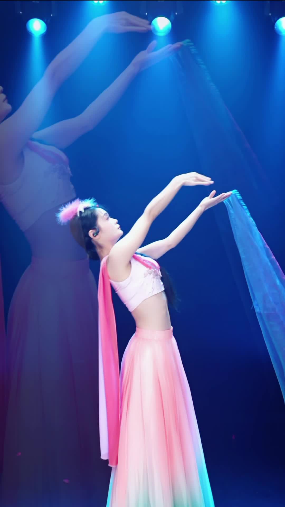#舞蹈生诗诗 #抖音 #舞蹈 #中国舞 @ikan_live 2024-08-15