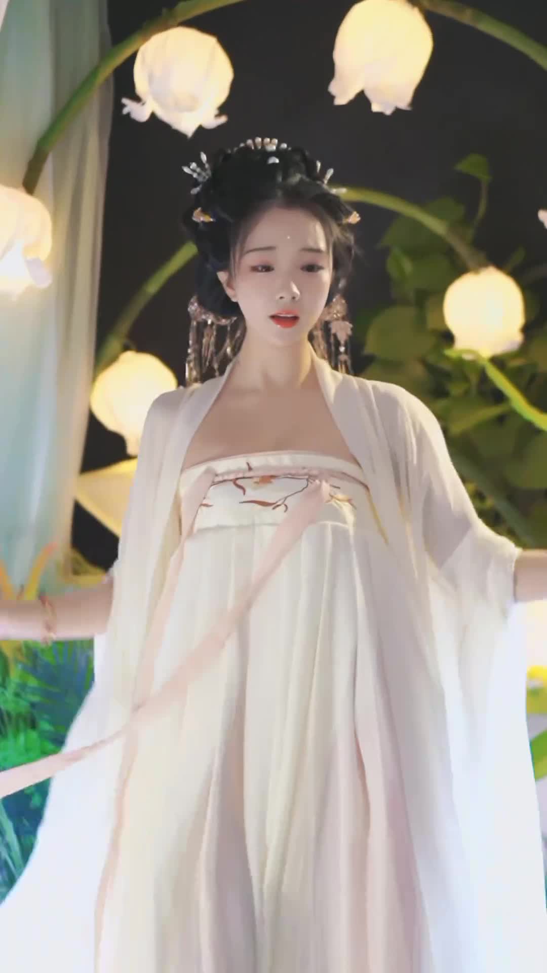 #馨馨baby #抖音 #舞蹈 #中国舞 @ikan_live 2024-08-20