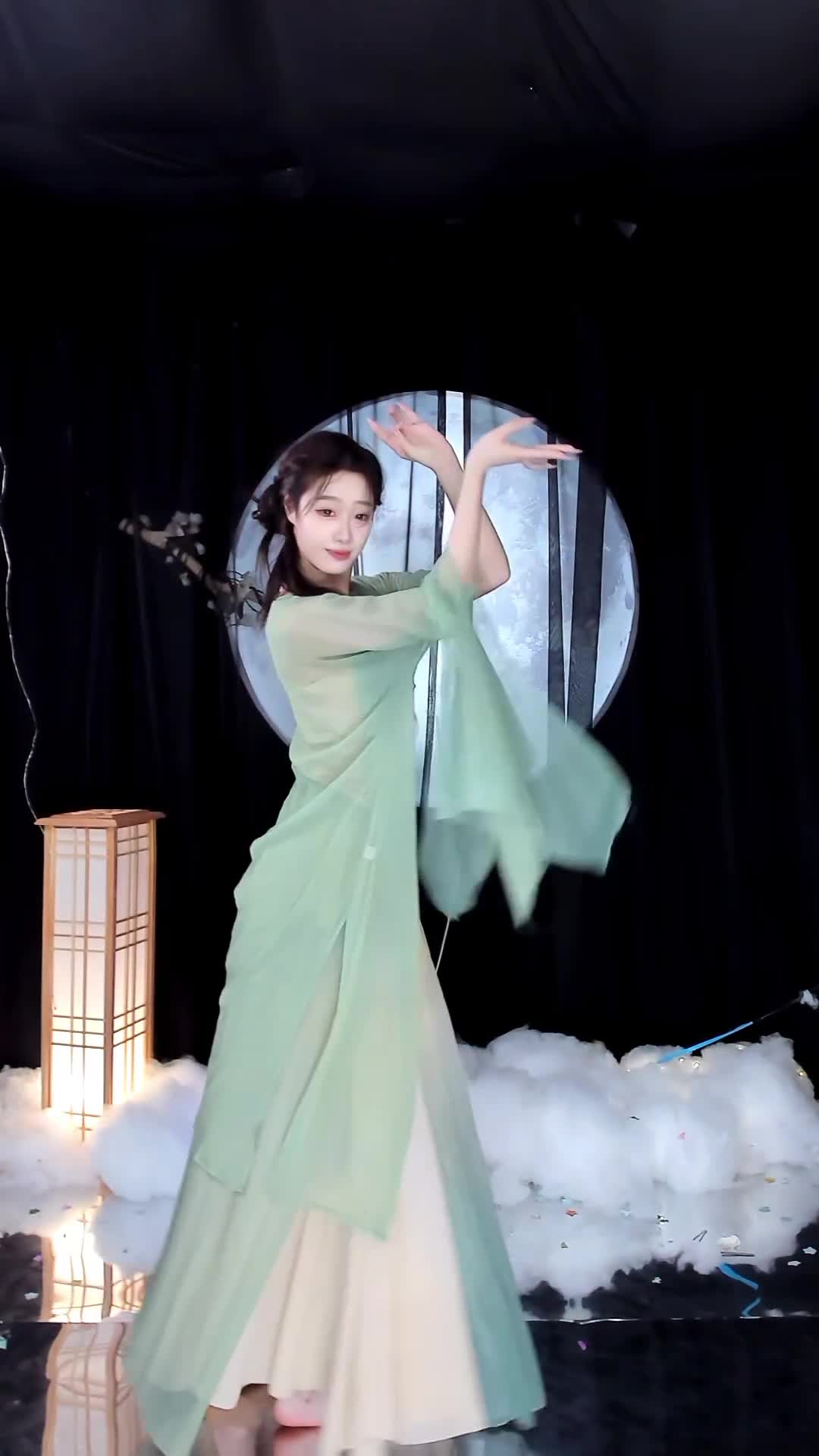 #雪衣容 #抖音 #舞蹈 #中国舞 @ikan_live 2024-08-25