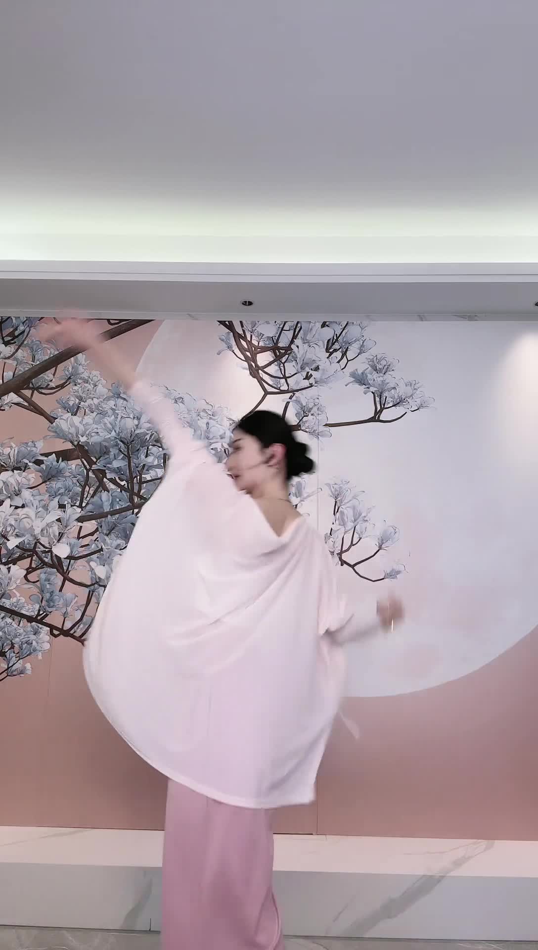 #中国舞_莹莹 #抖音 #舞蹈 #中国舞 @ikan_live 2024-08-15