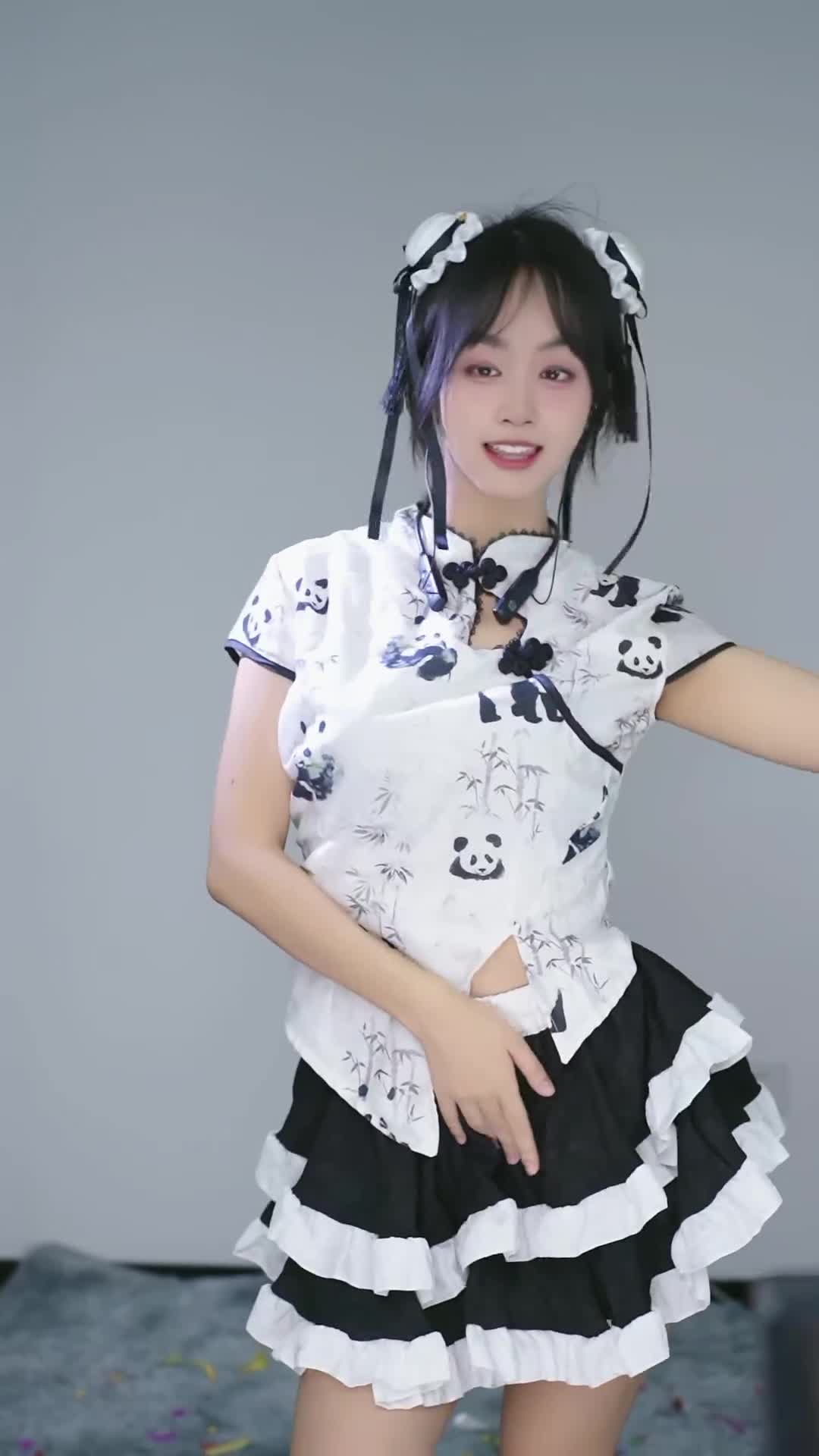 #章鱼丸子 #抖音 #舞蹈 @ikan_live 2024-08-17