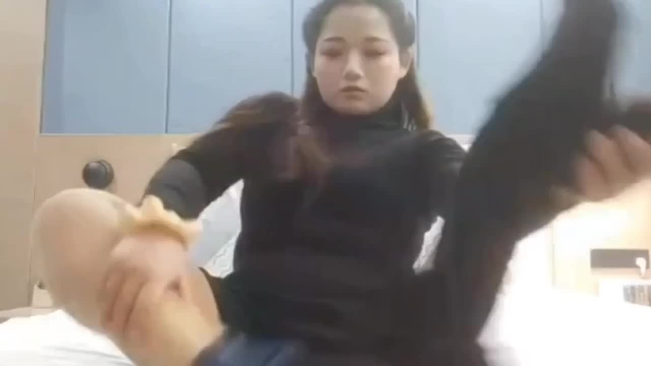 『毒龙爆菊JB蘸酱』真实约炮前女友，毒龙肛交对白有趣精彩，刺激！