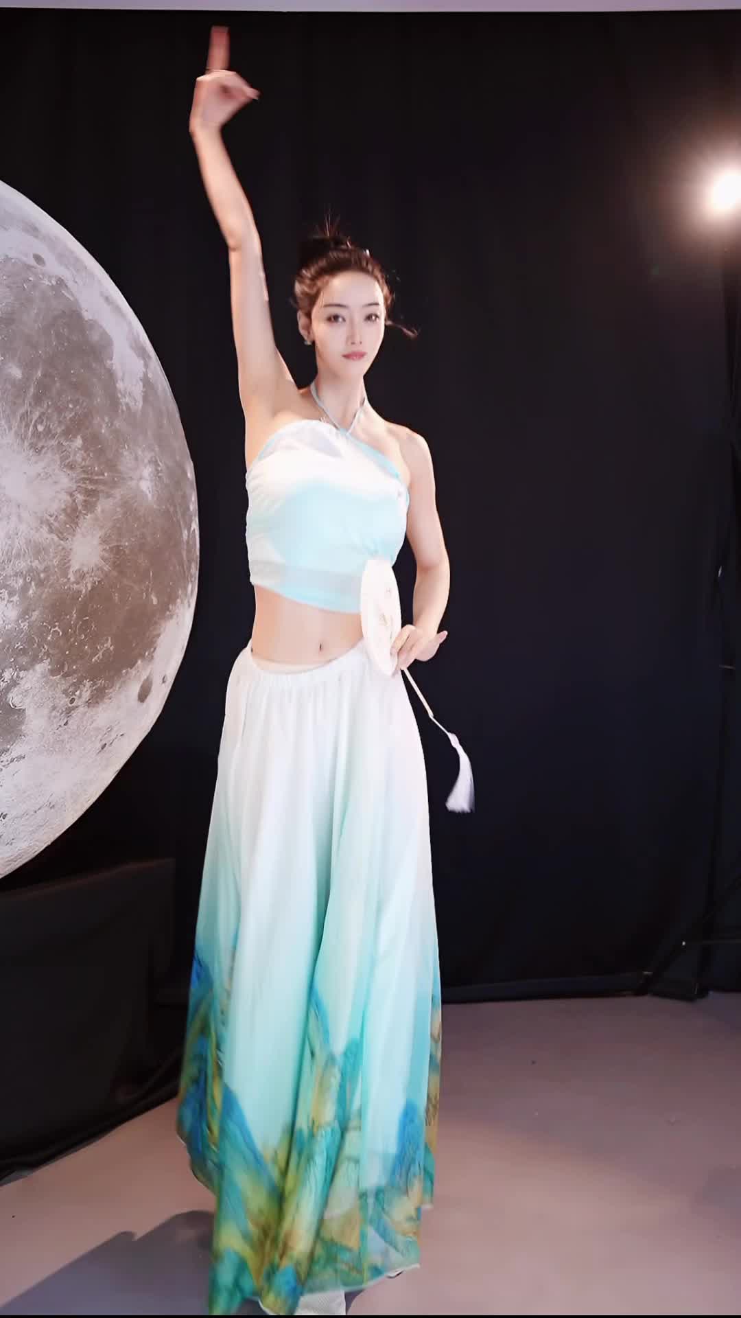 #豆豆 #抖音 #舞蹈 #中国舞 @ikan_live 2024-08-17