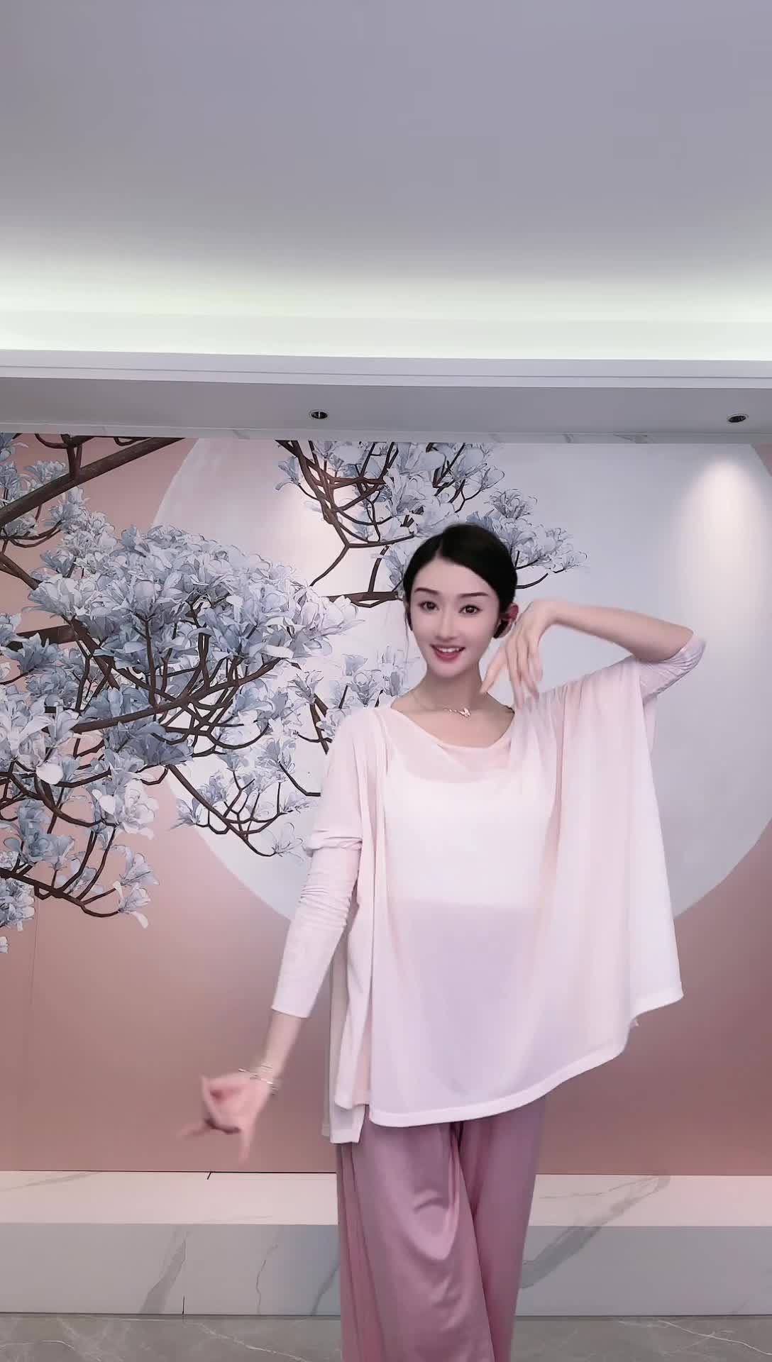 #中国舞_莹莹 #抖音 #舞蹈 #中国舞 @ikan_live 2024-08-15