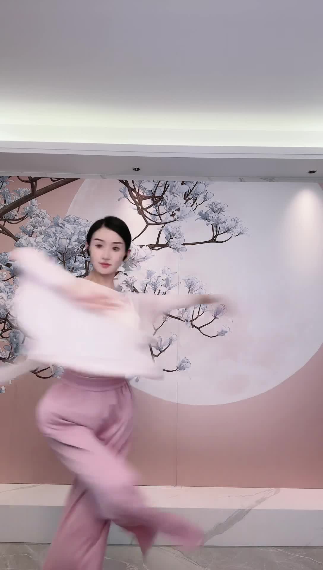#中国舞_莹莹 #抖音 #舞蹈 #中国舞 @ikan_live 2024-08-15
