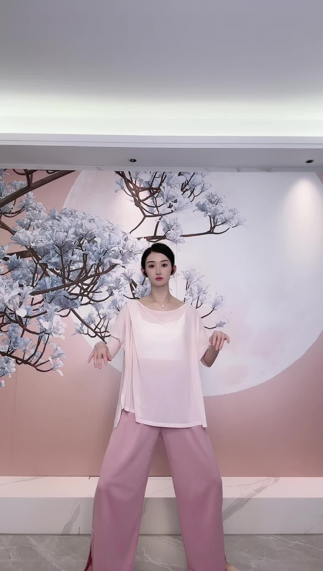 #中国舞_莹莹 #抖音 #舞蹈 #中国舞 @ikan_live 2024-08-15