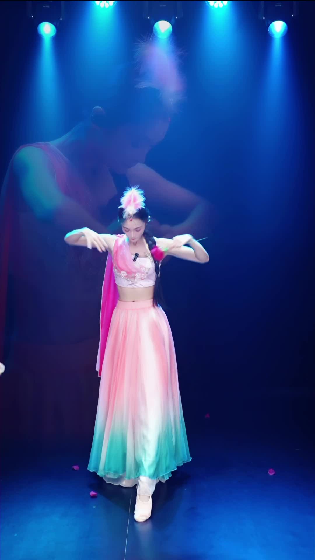 #舞蹈生诗诗 #抖音 #舞蹈 #中国舞 @ikan_live 2024-08-15