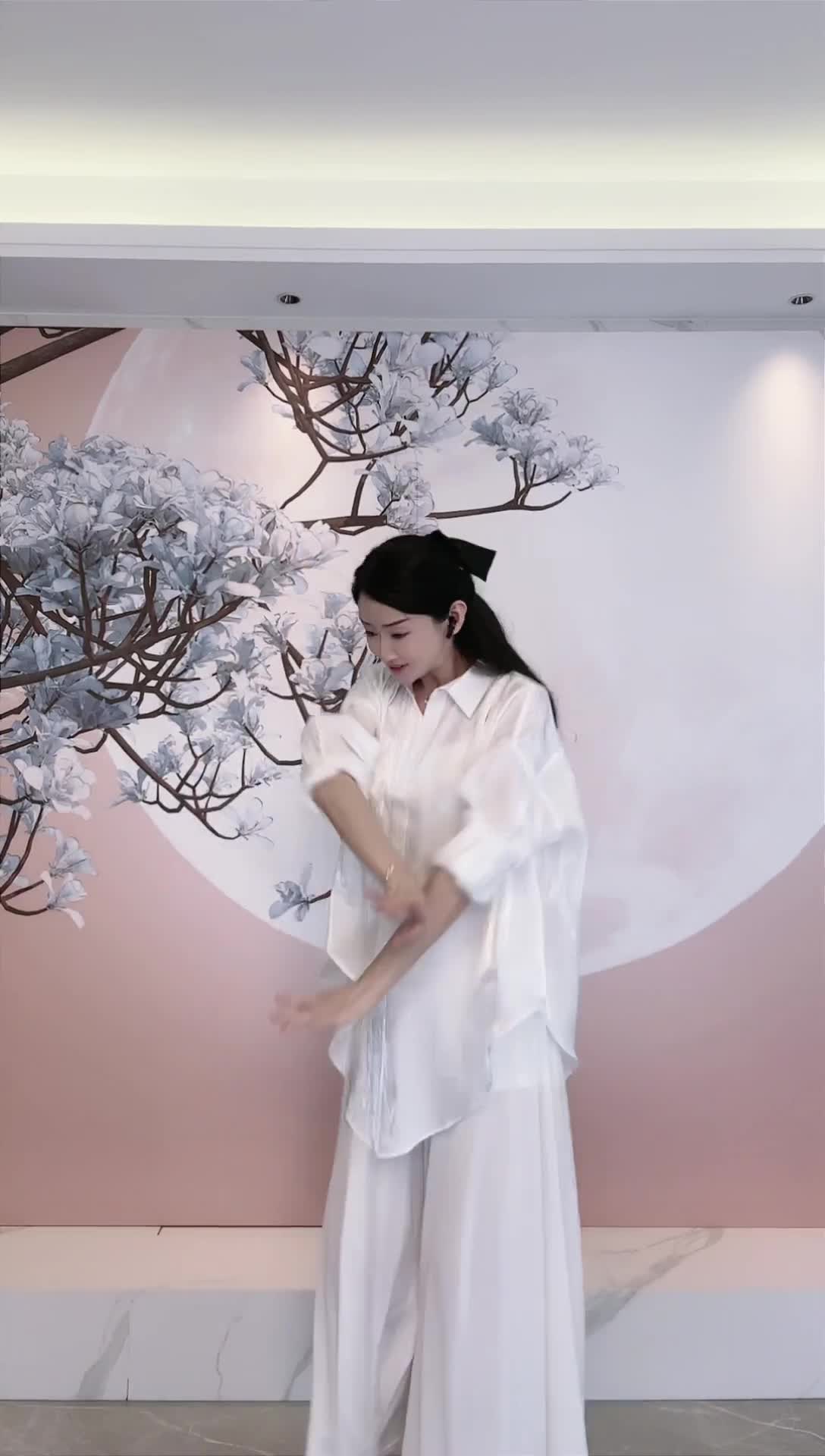 #中国舞_莹莹 #抖音 #舞蹈 #中国舞 @ikan_live 2024-09-07