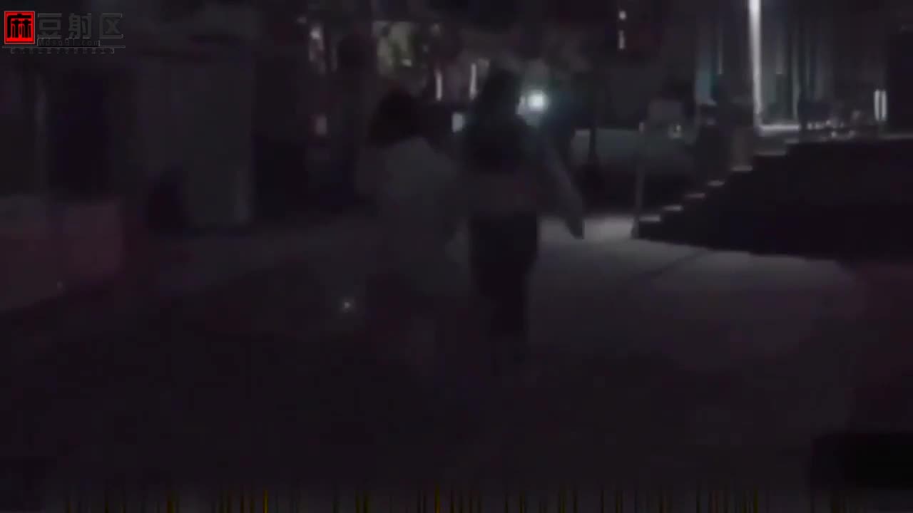 【真实强奸猥亵】上班回家路上被陌生男子强奸猥亵