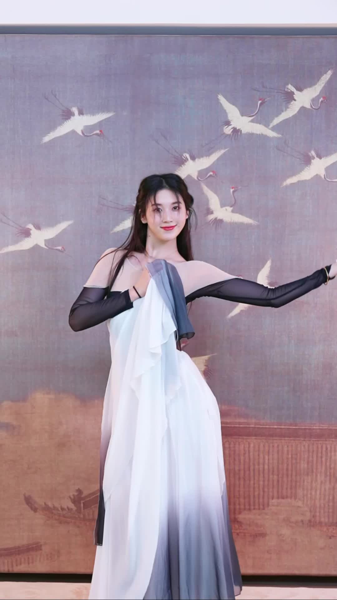 #徐婉婷 #抖音 #舞蹈 #中国舞 @ikan_live 2024-09-03