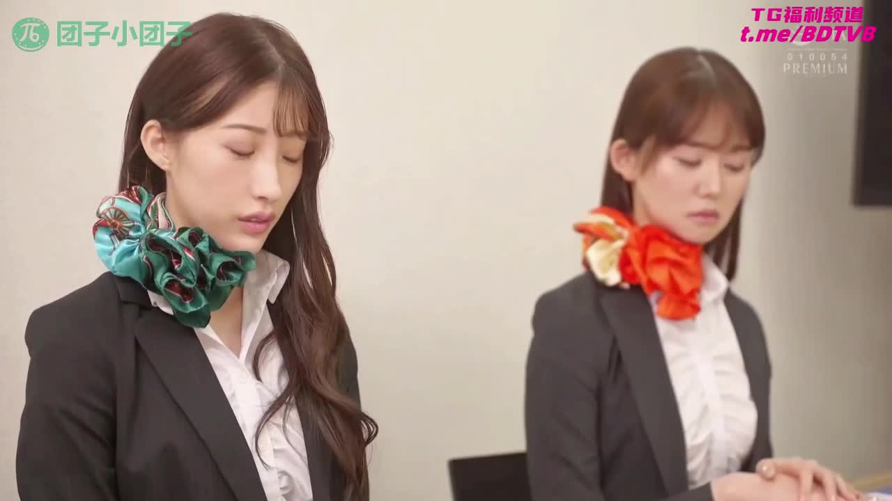 250123A  【无码·双飞】利诱CA姐妹花，姐姐捅捅妹妹插！番号：PRED-731女优：#星宫一花 #小坂七香出处：#水果派