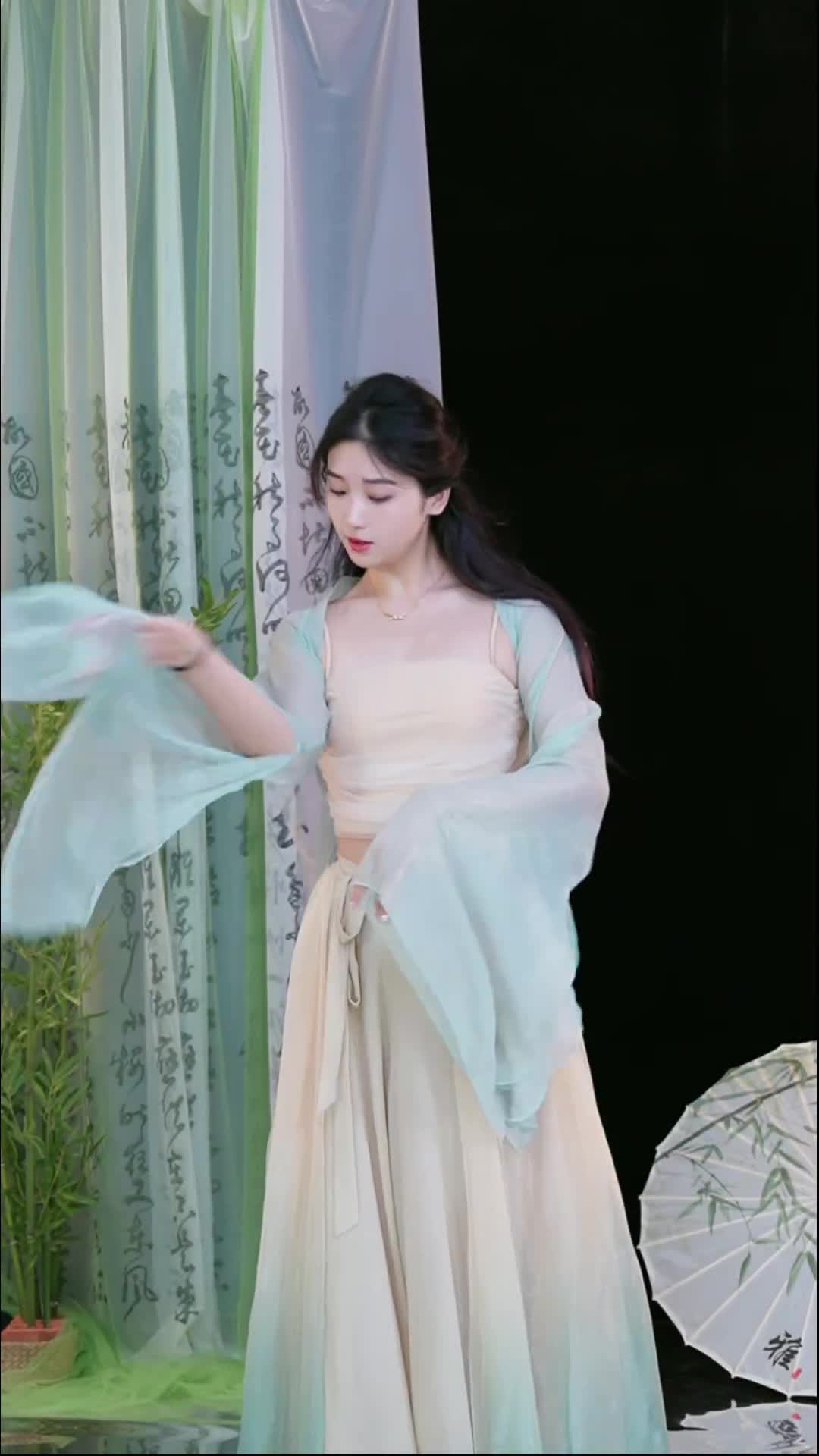 #徐婉婷 #抖音 #舞蹈 #中国舞 @ikan_live 2024-09-24