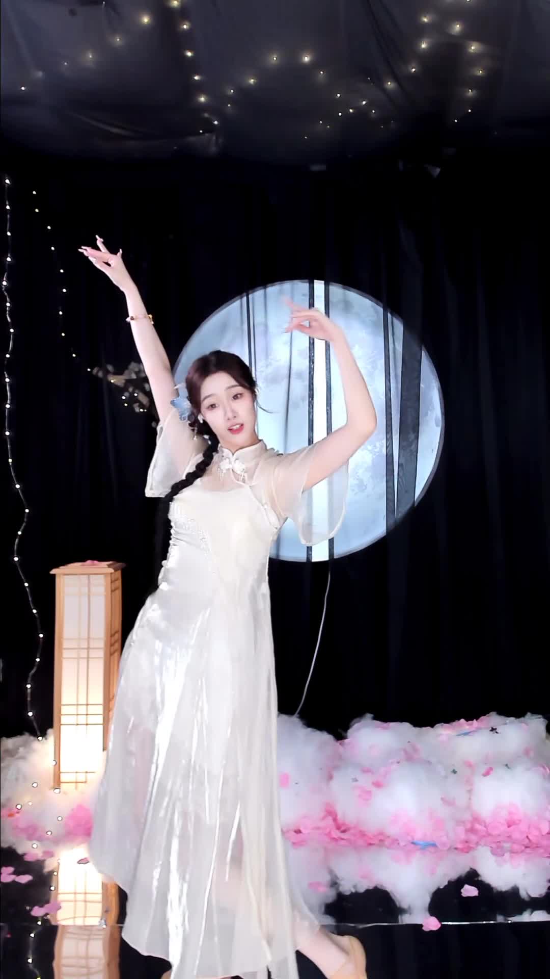 #雪衣容 #抖音 #舞蹈 #中国舞 @ikan_live 2024-09-19