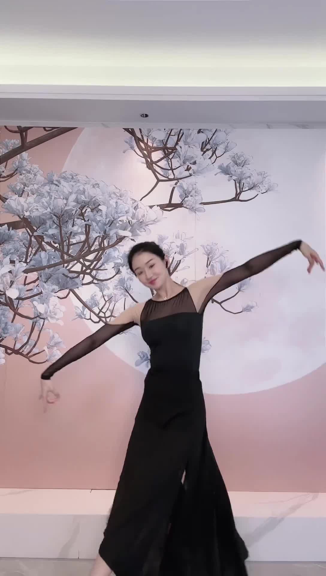 #中国舞_莹莹 #抖音 #舞蹈 #中国舞 @ikan_live 2024-09-25