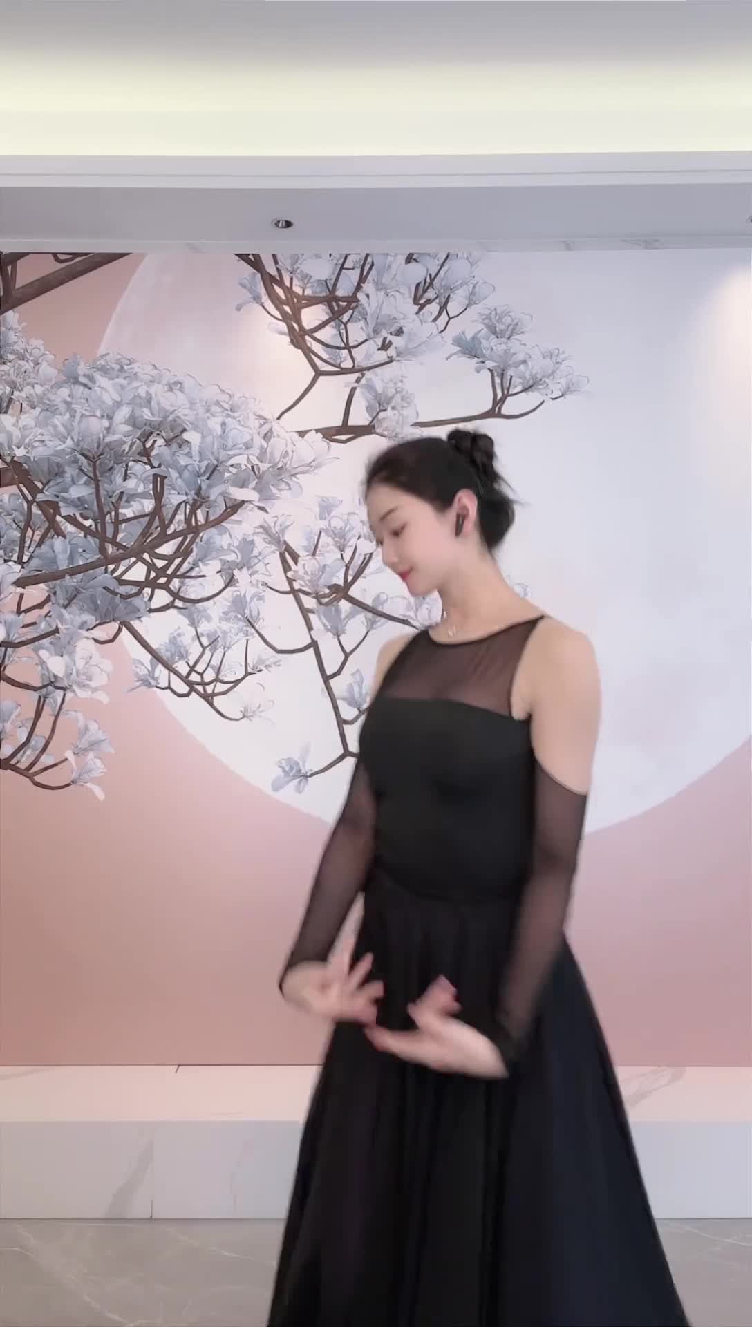 #中国舞_莹莹 #抖音 #舞蹈 #中国舞 @ikan_live 2024-09-25