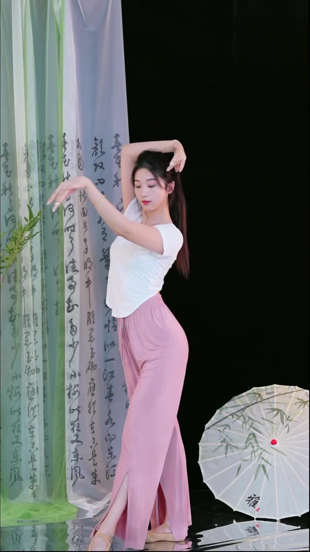 #徐婉婷 #抖音 #舞蹈 #中国舞 @ikan_live 2024-09-22