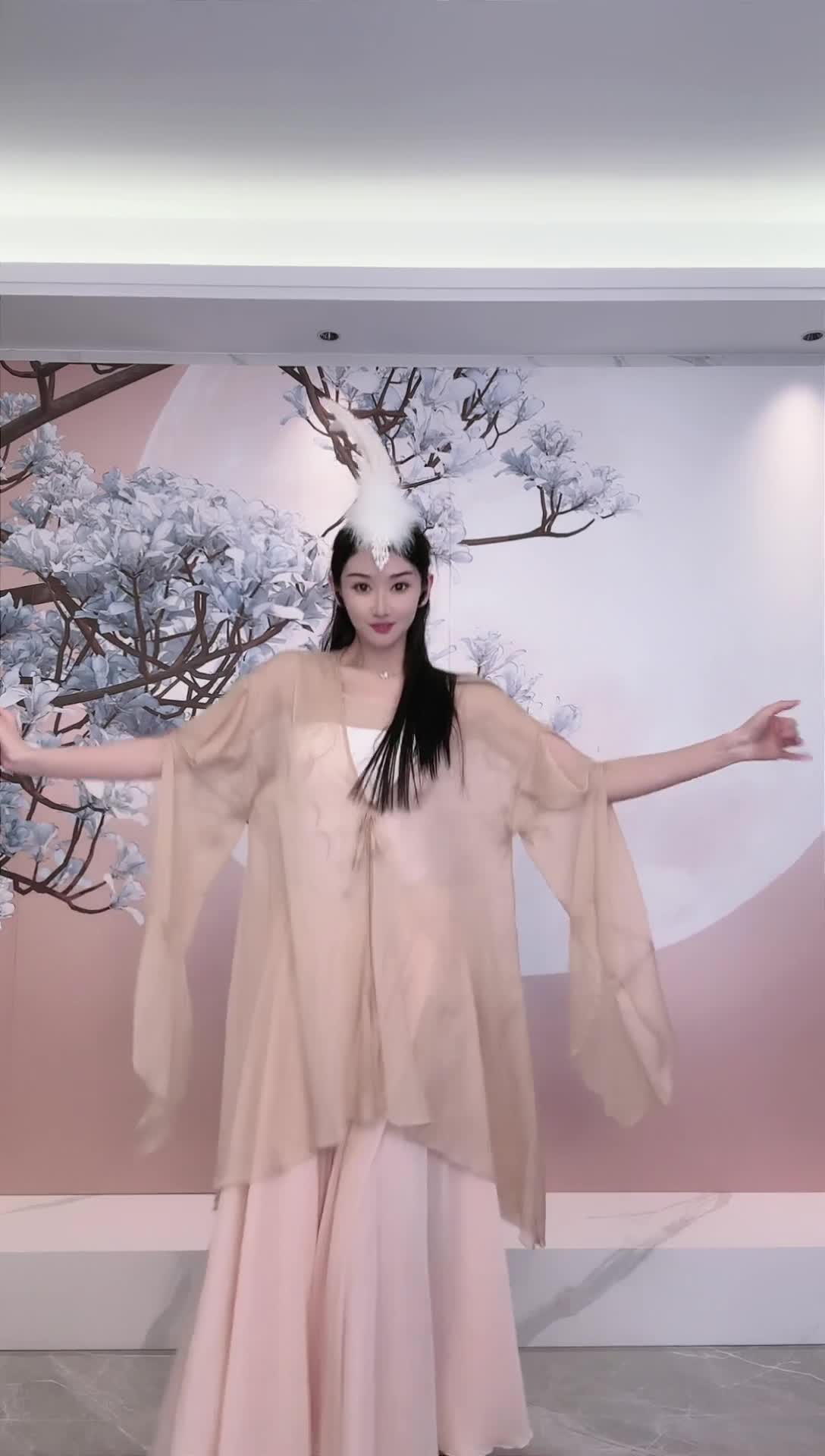 #中国舞_莹莹 #抖音 #舞蹈 #中国舞 @ikan_live 2024-09-19