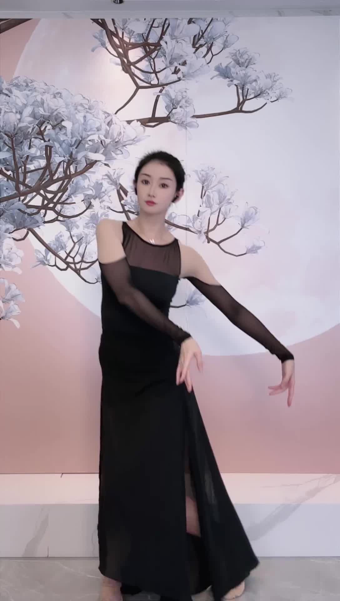 #中国舞_莹莹 #抖音 #舞蹈 #中国舞 @ikan_live 2024-09-25