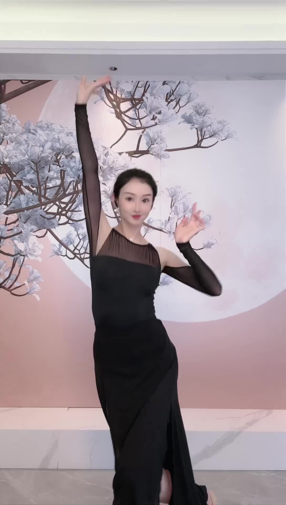 #中国舞_莹莹 #抖音 #舞蹈 #中国舞 @ikan_live 2024-09-25