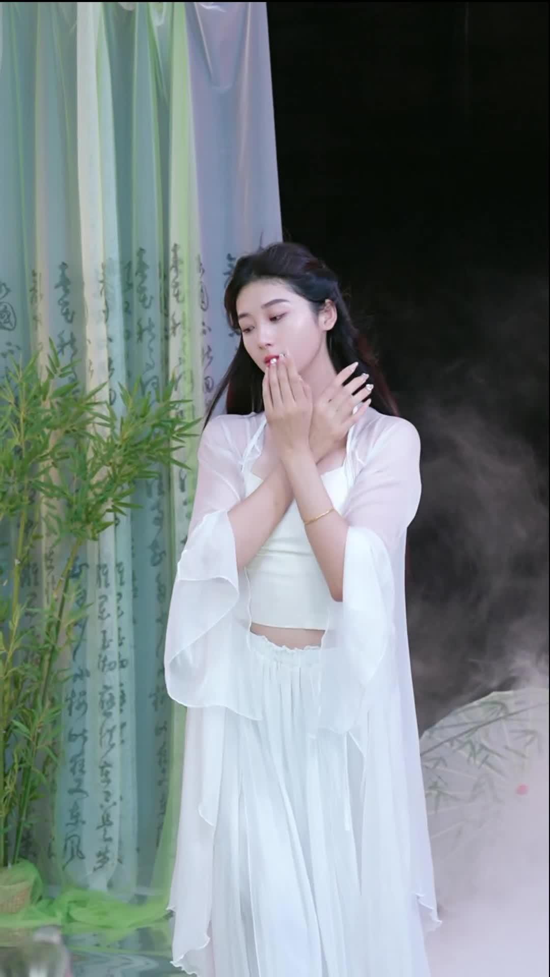 #徐婉婷 #抖音 #舞蹈 #中国舞 @ikan_live 2024-09-20