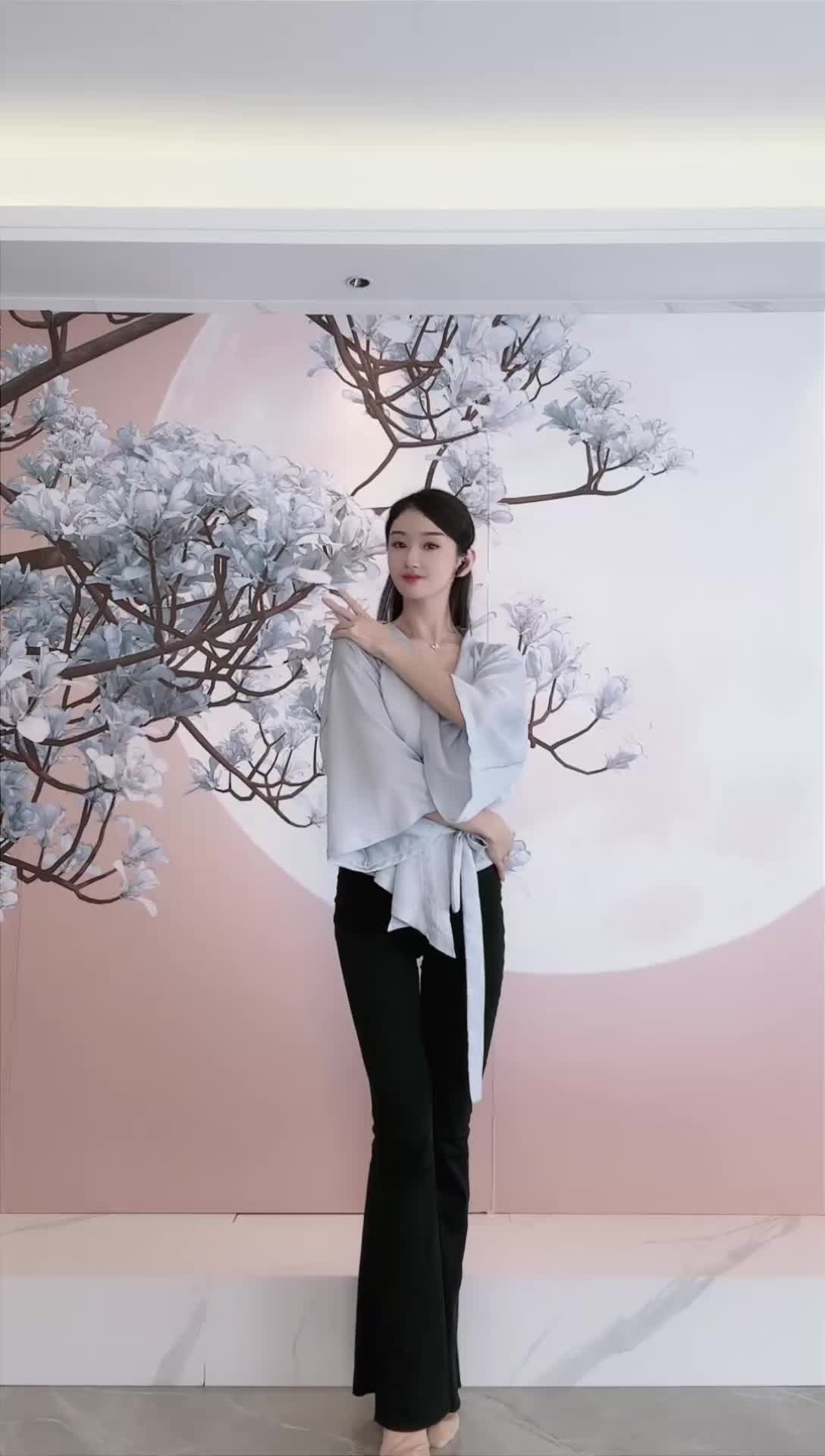 #中国舞_莹莹 #抖音 #舞蹈 #中国舞 @ikan_live 2024-09-18
