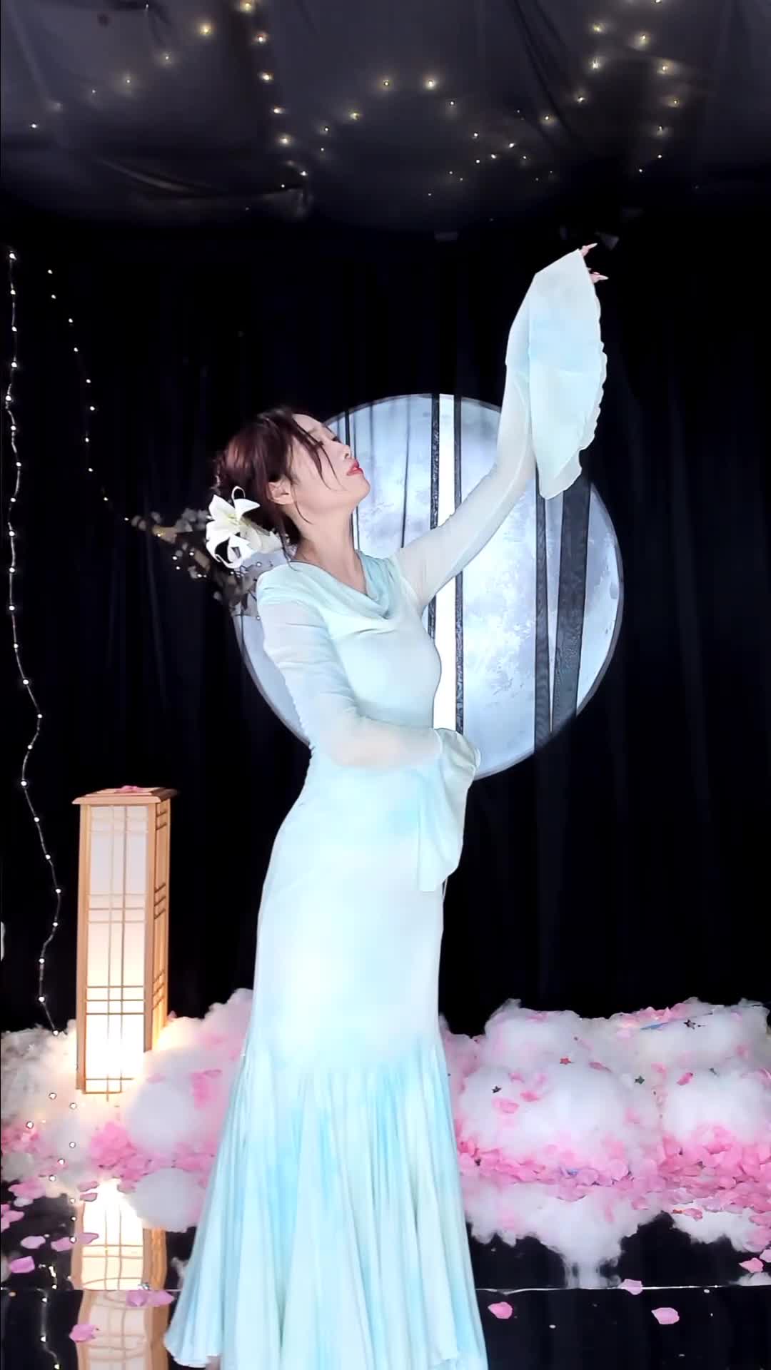 #雪衣容 #抖音 #舞蹈 #中国舞 @ikan_live 2024-09-18