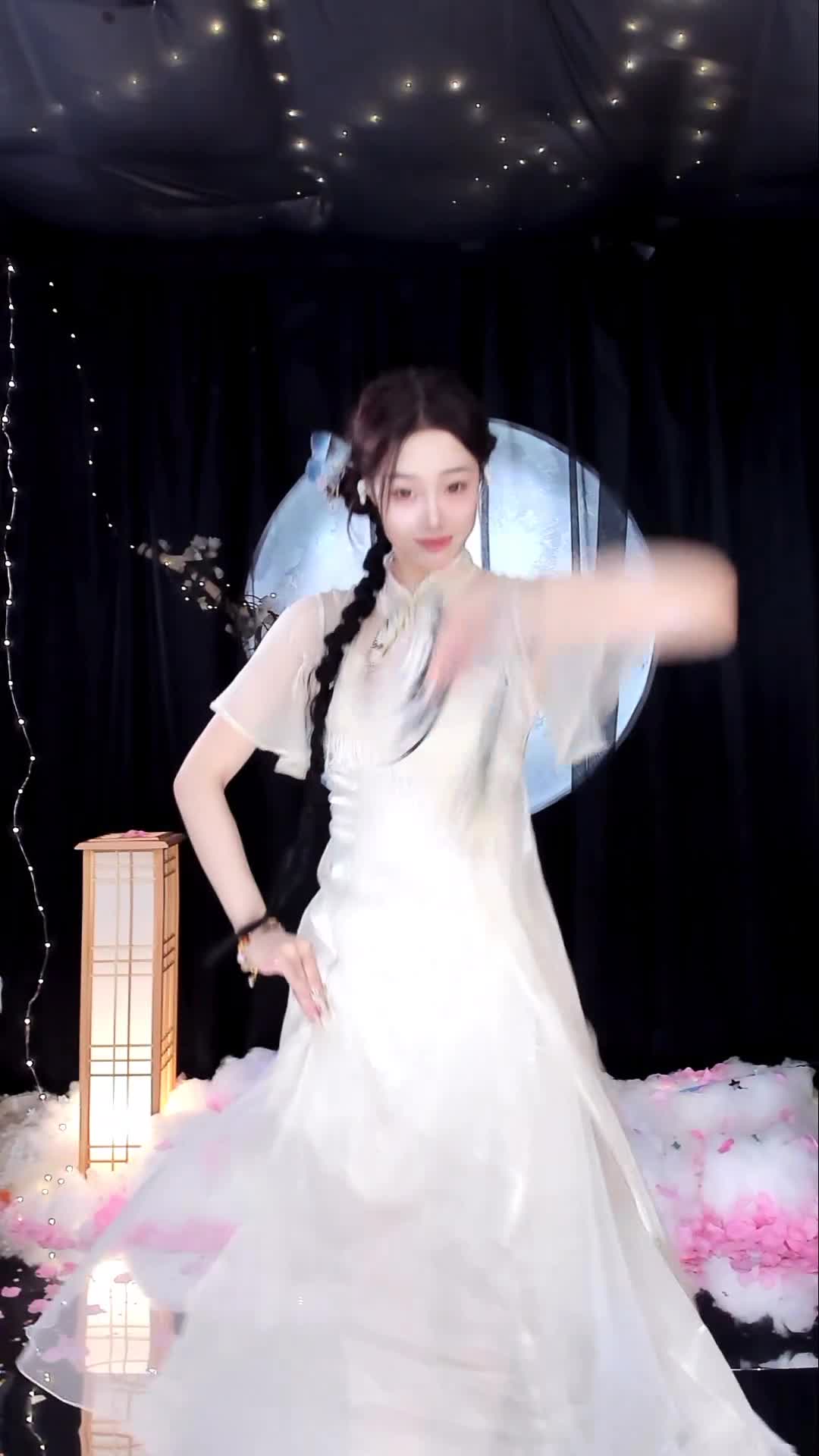 #雪衣容 #抖音 #舞蹈 #中国舞 @ikan_live 2024-09-20