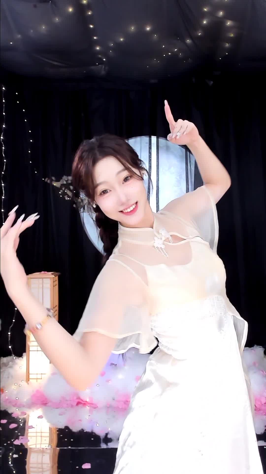 #雪衣容 #抖音 #舞蹈 #中国舞 @ikan_live 2024-09-20