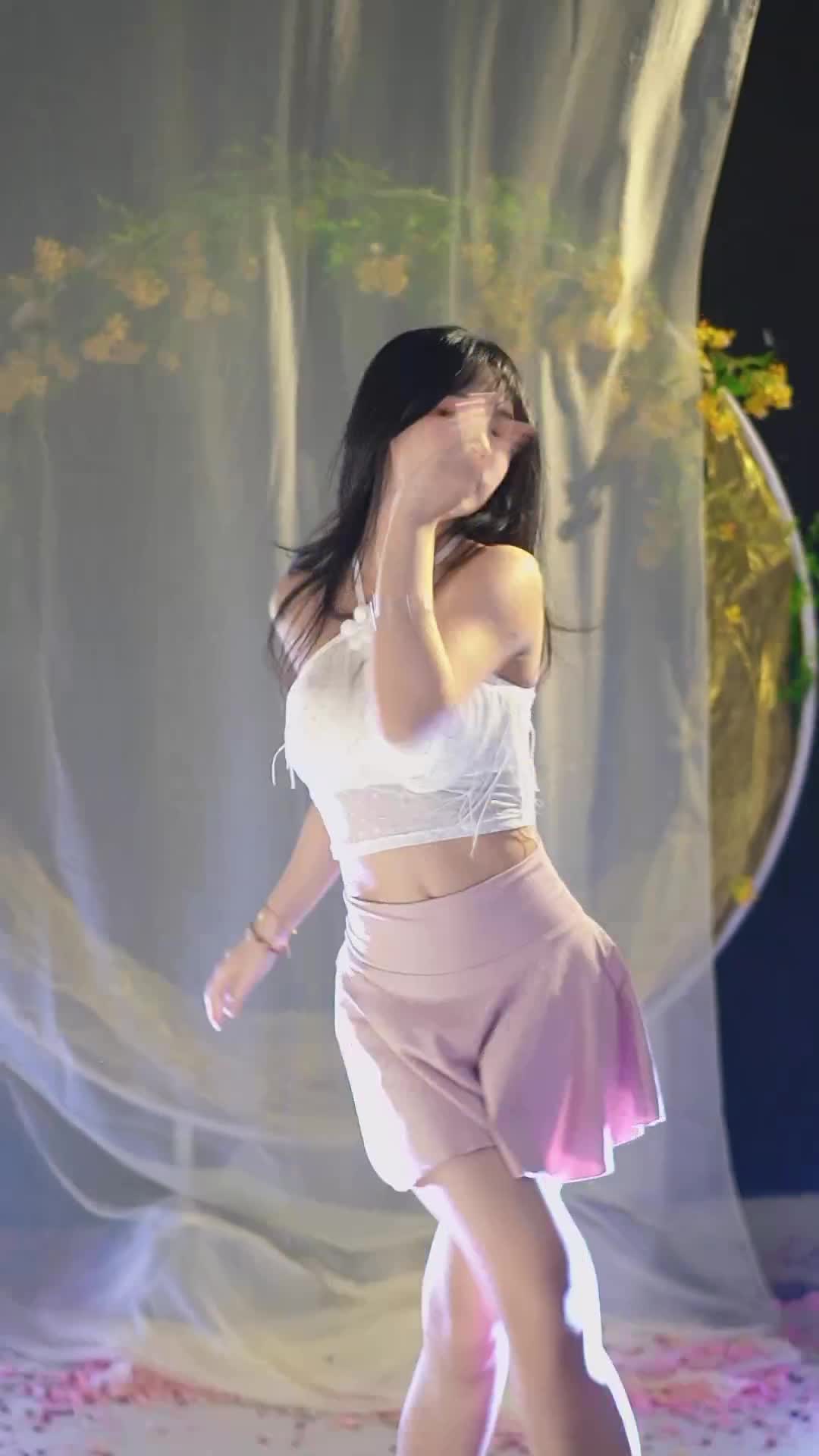 #馨馨baby #抖音 #舞蹈 #中国舞 @ikan_live 2024-09-22